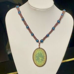 Vintage Orgone Stone Copper Pendant Womens Painted Bird Beaded Necklace